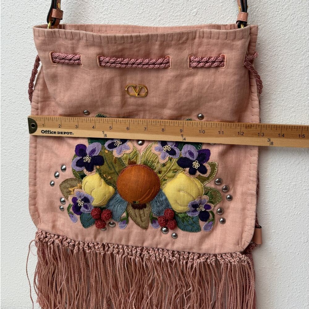NWOT Valentino Garavani Nellcôte Pink Linen Floral Fringe Crossbody Bag - Picture 14 of 16